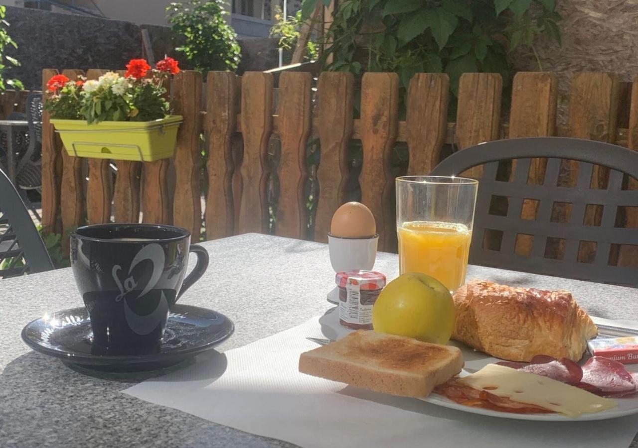 Hotel Du Quai Villeneuve Zewnętrze zdjęcie