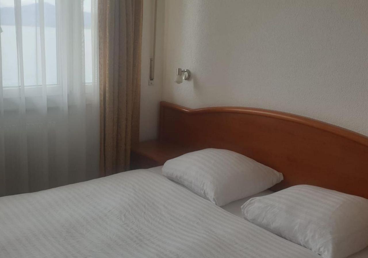 Hotel Du Quai Villeneuve Zewnętrze zdjęcie
