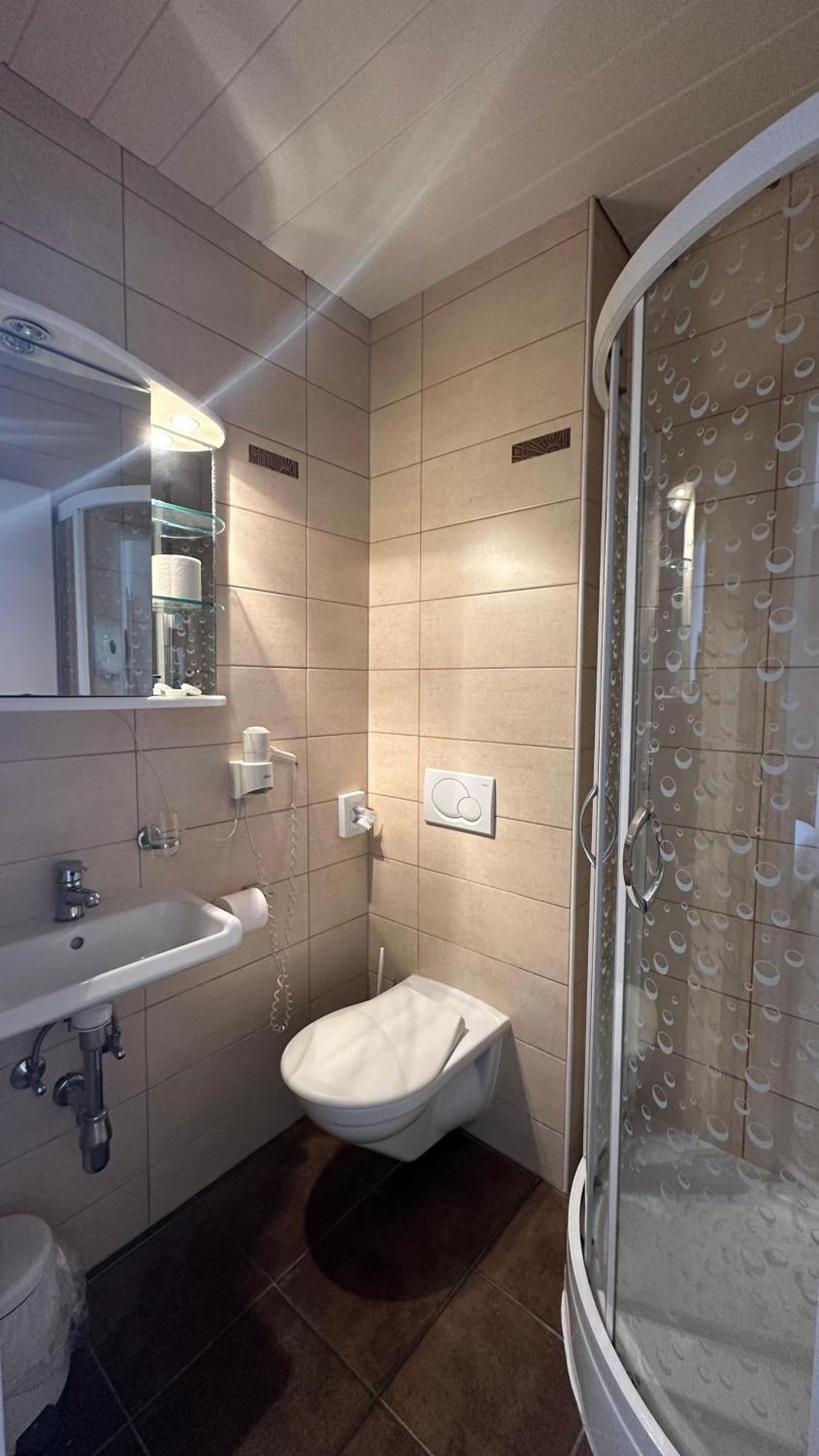 Hotel Du Quai Villeneuve Zewnętrze zdjęcie