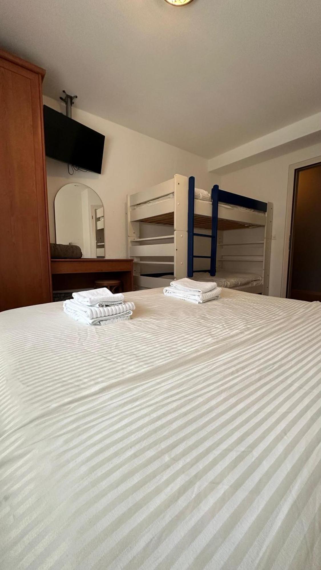 Hotel Du Quai Villeneuve Zewnętrze zdjęcie