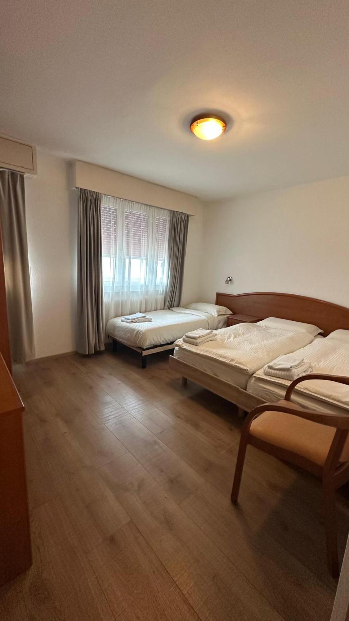 Hotel Du Quai Villeneuve Zewnętrze zdjęcie